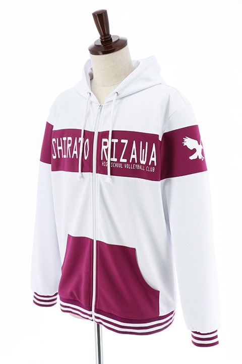 「ハイキュー!!」のジップアップパーカー（白鳥沢学園高校モデル）。