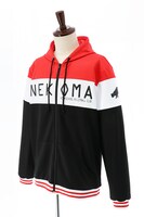 「ハイキュー!!」のジップアップパーカー（音駒高校モデル）。