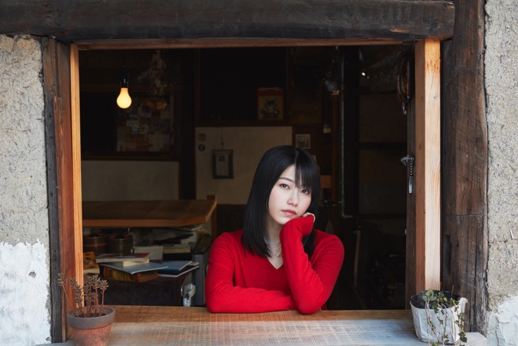 「はんなりギロリの頼子さん」頼子役を演じる横山由依。