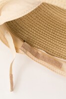 如月恋をイメージしたカンカン帽。