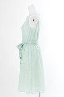 弥生春をイメージしたフラワーレースワンピース。