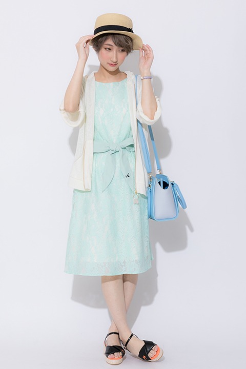 「ツキウタ。THE ANIMATION」をモチーフにしたファッションアイテムの着用例。