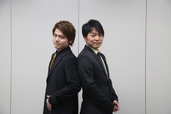 左からアッシュ・リンクス役の内田雄馬、奥村英二役の野島健児。