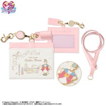 セーラームーン柄の名刺ホルダー。