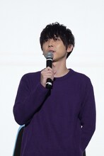 尾崎隼人役の梶裕貴。