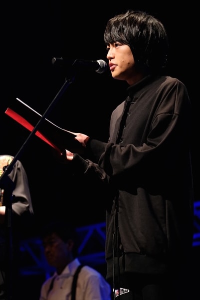 寝住役の堀江瞬。