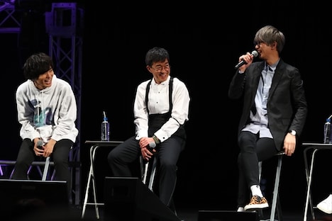 「『十二大戦』スペシャルイベント」のトークコーナーの様子。左から岡本信彦、チョー、江口拓也。