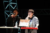 「『十二大戦』スペシャルイベント」のバラエティコーナーの様子。左から安元洋貴、緑川光。