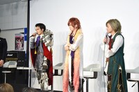 「ダメプリ」のキャラクターのコスチュームで登場したBREAKERZ。