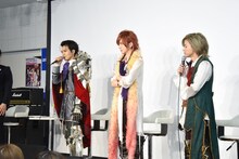 「ダメプリ」のキャラクターのコスチュームで登場したBREAKERZ。