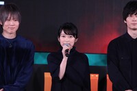 ゲーム「甲鉄城のカバネリ -乱-」で要役を演じる小松昌平、葉矢役を演じる黒沢ともよ、千尋役を演じる梅原裕一郎。