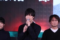 ゲーム「甲鉄城のカバネリ -乱-」で千尋役を演じる梅原裕一郎、脚本・クリエイティブディレクターを務める笠岡淳平。