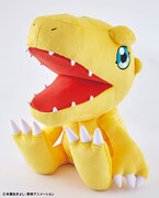 「デジモンアドベンチャー tri.」渡辺けんじ監修、アグモンの等身大ぬいぐるみ