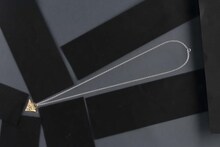 「遊☆戯☆王」の千年パズルネックレス。(c)高橋和希 スタジオ・ダイス/集英社