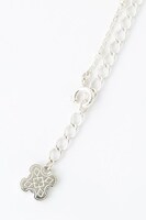 ザークシーズ＝ブレイクモデルのネックレス。