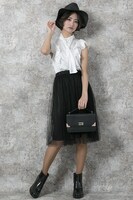 ギルバート＝ナイトレイモデルの着用例。