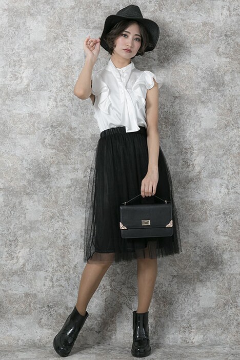 ギルバート＝ナイトレイモデルの着用例。