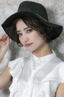 ギルバート＝ナイトレイモデルの着用例。