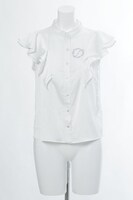 ギルバート＝ナイトレイモデルのブラウス。