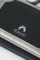 ギルバート＝ナイトレイモデルのカードケース。