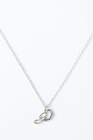 ギルバート＝ナイトレイモデルのネックレス。