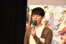 佐藤光役の西山宏太朗。