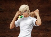 「安室 透 1/8スケール塗装済み完成品フィギュア」限定版の花束パーツを使用した様子。