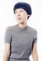 泉智子役のふせえり。