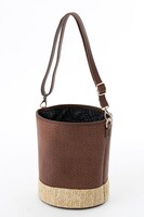 エレン・イェーガーモデルのバッグ。