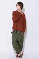 エレン・イェーガーモデルのサンダルの着用例。