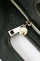 リヴァイモデルのバッグ。