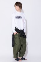 リヴァイモデルのサンダルの着用例。