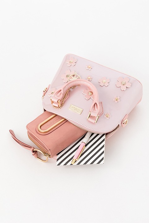 テーマ「Pink Blooming」のミニバッグ。