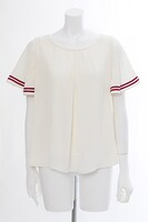 テーマ「Pink Blooming」のブラウス。