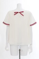 テーマ「Pink Blooming」のブラウス。