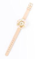 テーマ「Clear Blooming」の腕時計。