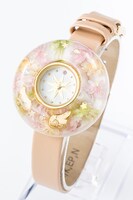 テーマ「Clear Blooming」の腕時計。