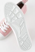 テーマ「Clear Blooming」のスニーカー。