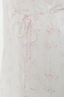 テーマ「Clear Blooming」のシフォンガウン。