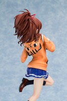 西崎芽依の1/7スケールフィギュア。