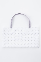 一松をイメージした折り畳み傘の収納ポーチ。