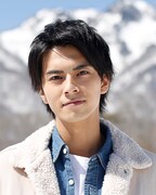 中尾暢樹扮する新保大也。