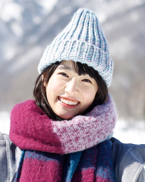 高橋ひかる扮する亀山風呼。
