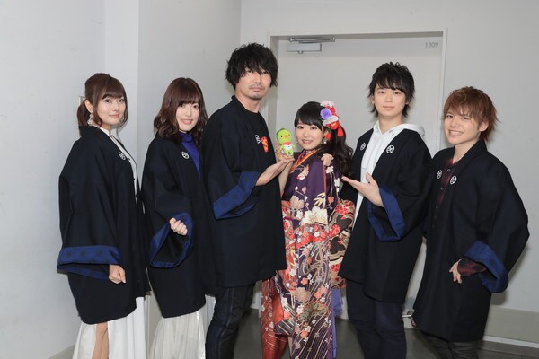 左から沼倉愛美、加隈亜衣、小西克幸、東山奈央、土岐隼一、内田雄馬。