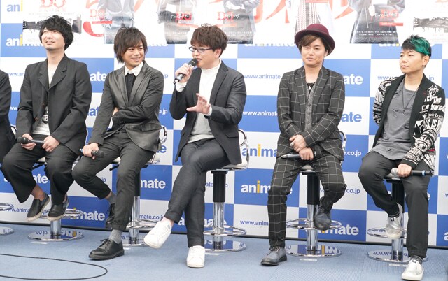 左から小西克幸、浪川大輔、緑川光、森久保祥太郎、岸尾だいすけ。