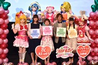 「映画プリキュアスーパースターズ！」初日舞台挨拶の様子。前列左から本泉莉奈、引坂理絵、小野賢章、小倉唯。