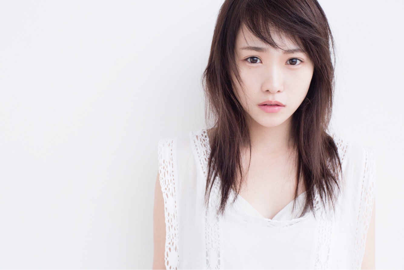 中村葵役の川栄李奈。