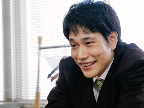 松山ケンイチ扮する神保和夫。