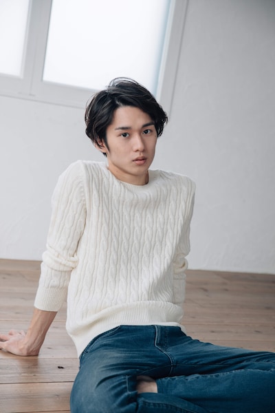 峯明役の田村心。