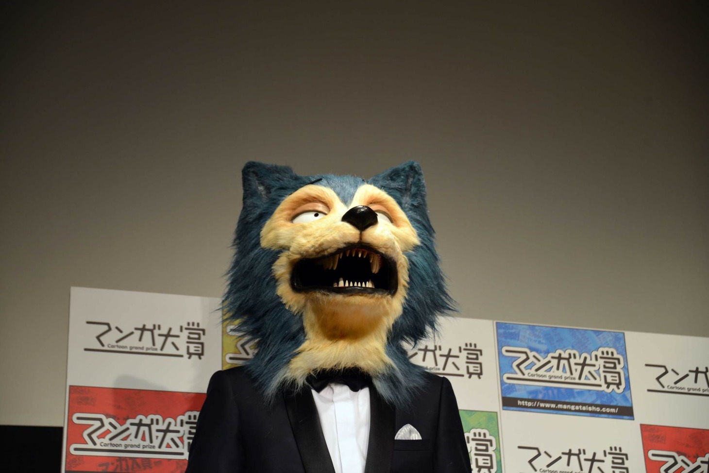 板垣巴留の担当編集者。